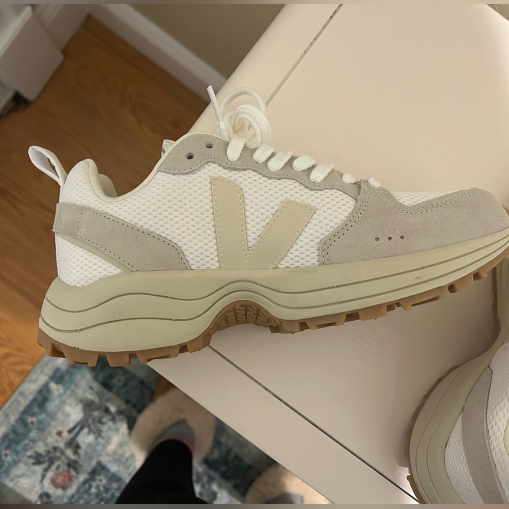 Veja Women Venturi Sneakers